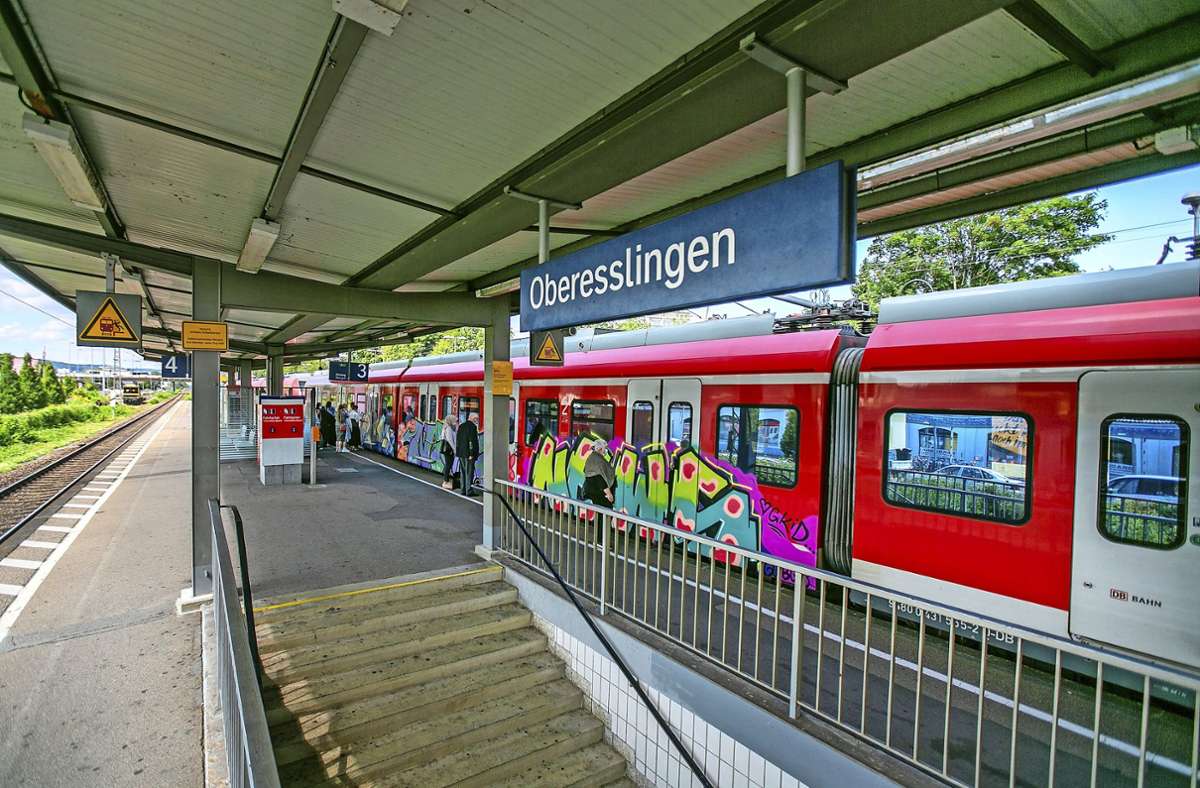 Bahnhöfe in Esslingen: Esslinger S-Bahnhof mit altem Charme