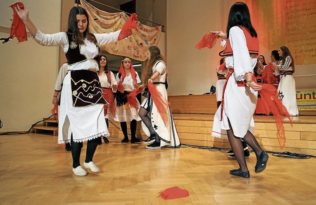 ESSLINGEN:  Musik und Tanz beim internationalen Herbstfest der Kulturen: Bunt, fröhlich und temperamentvoll