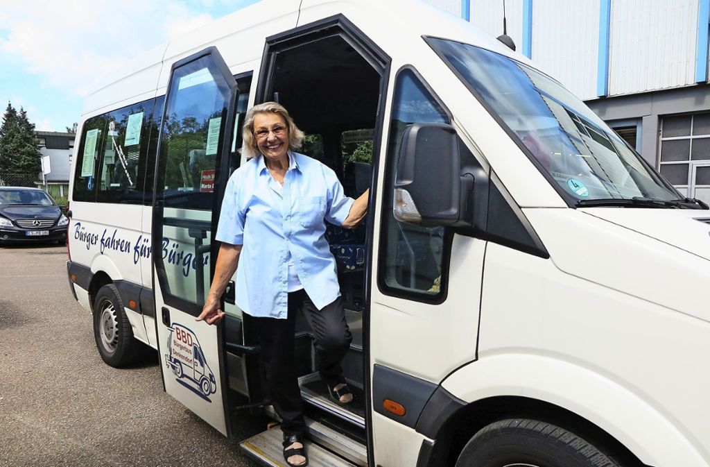 Die 78-jährige Marta Deuschle ist Bürgerbus-Fahrerin der ersten Stunde – Auf dem Sonnenhof ist sie auch Traktor gefahren: Bürgerbus-Fahrerin der ersten Stunde