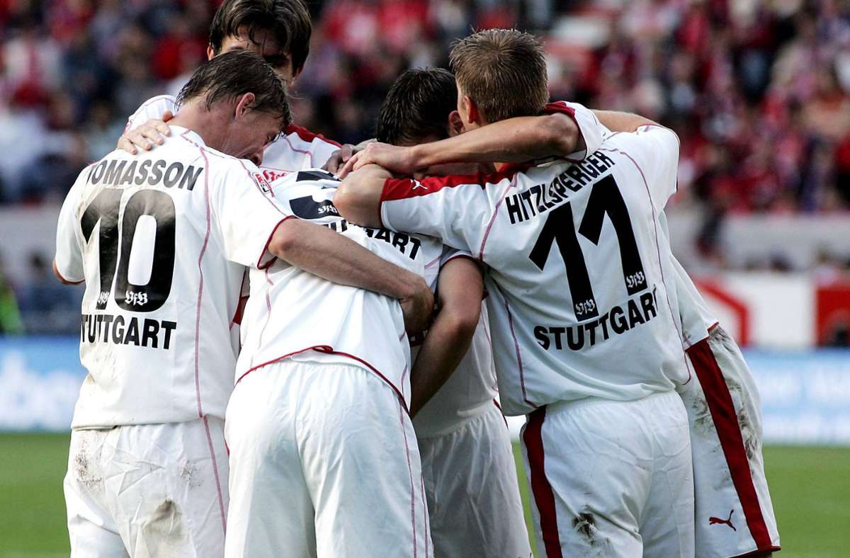 Die VfB-Profis freuen sich über das 2:1 – keiner ahnt, dass anschließend 15 Jahre ohne Sieg in Mainz folgen werden.