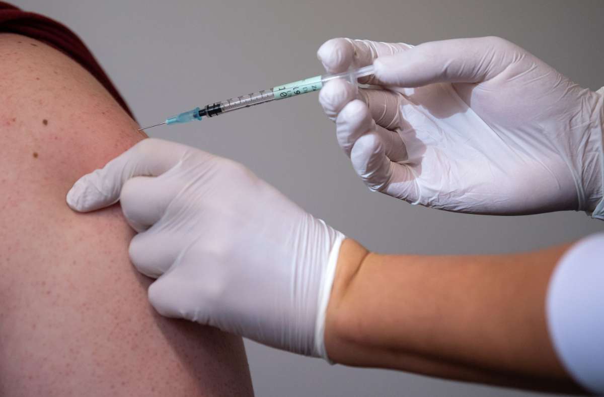 Corona-Impfungen: Stiko empfiehlt Booster bereits nach drei Monaten