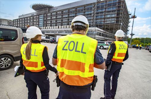 Bei einer Großrazzia auf der Baustelle der Göppinger Klinik am Eichert wurden 15 illegal Beschäftigte entdeckt. Foto: Giacinto Carlucci