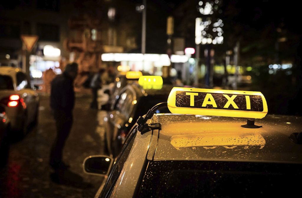 Tatort Taxi Stuttgart: Polizei ermittelt diebische Taxifahrgäste