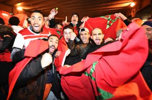 Autokorsos nach WM-Sieg: Tausende Marokko-Fans legen Frankfurter Verkehr lahm