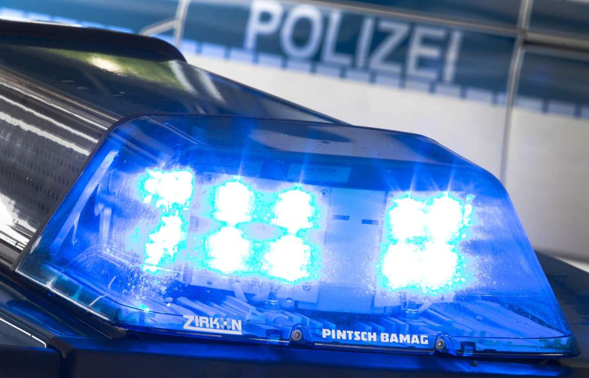 Unfall in Leinfelden-Echterdingen: Auto kollidiert mit Stadtbahn