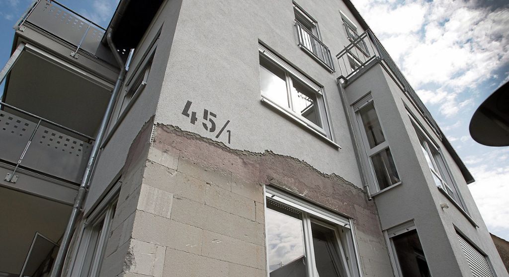 KIRCHHEIM:  Bewohner dürfen das Gebäude wegen statischer Mängel vorerst nicht mehr betreten: Mehrfamilienhaus wegen Einsturzgefahr geräumt