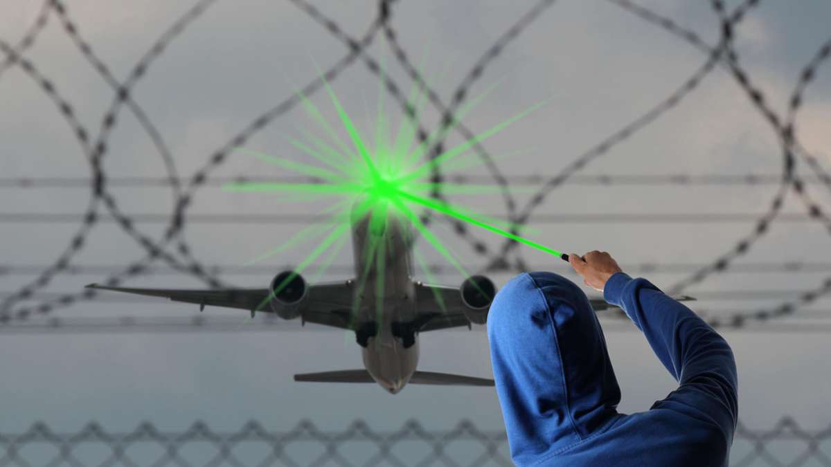 Schorndorf/Flughafen: Piloten im  Landeanflug auf Stuttgart mit Laser angestrahlt