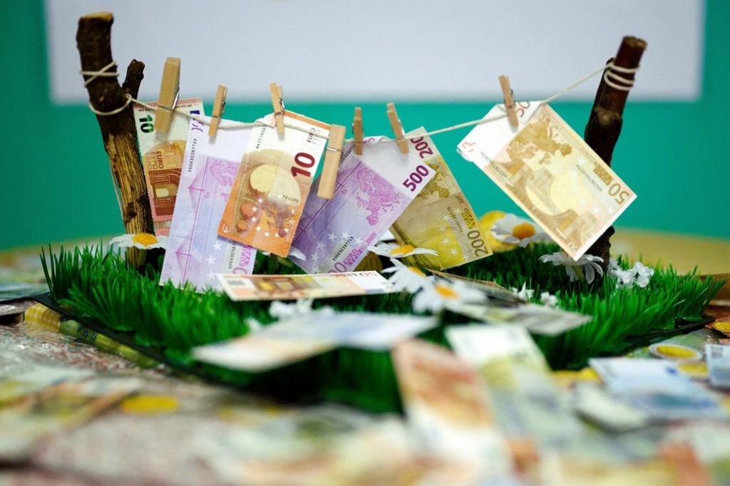 Zur Verschleierung dienten Goldgeschäfte: Prozess um Geldwäsche - 45 Millionen Euro transferiert