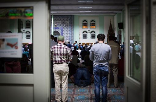 Gemeinsames Gebet in einer Stuttgarter Moschee. Foto: Achim Zweygarth