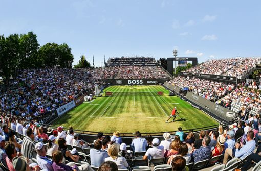 Der 5000 Fans fassende Centre-Court ist Schauplatz des Stuttgarter Weissenhof-Turniers. In unserer Bildergalerie werfen wir einen Blick auf die Stars der Veranstaltung. Foto: Boss  Open/Paul Zimmer