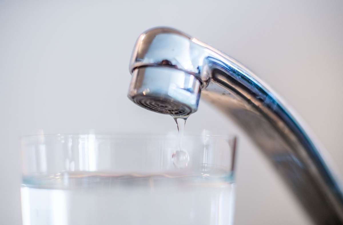 Zur Desinfektion des Trinkwassers kommt Chlor zum Einsatz. Foto: picture alliance/dpa/Lino Mirgeler