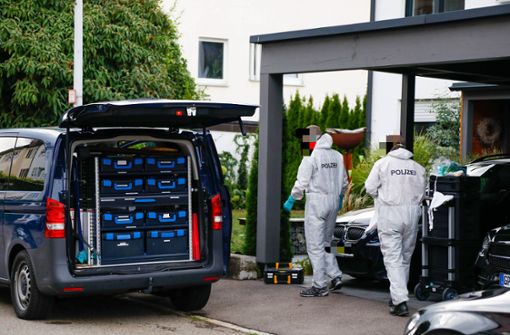 Nach der Tat sicherte die Polizei  in und um das Wohnhaus in Geislingen Spuren. Foto: 7aktuell.de/Christina Zambito