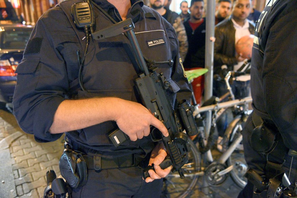 Prostitution, Drogenhandel, Geldwäsche: Polizei kontrolliert Gaststätten in Mannheim