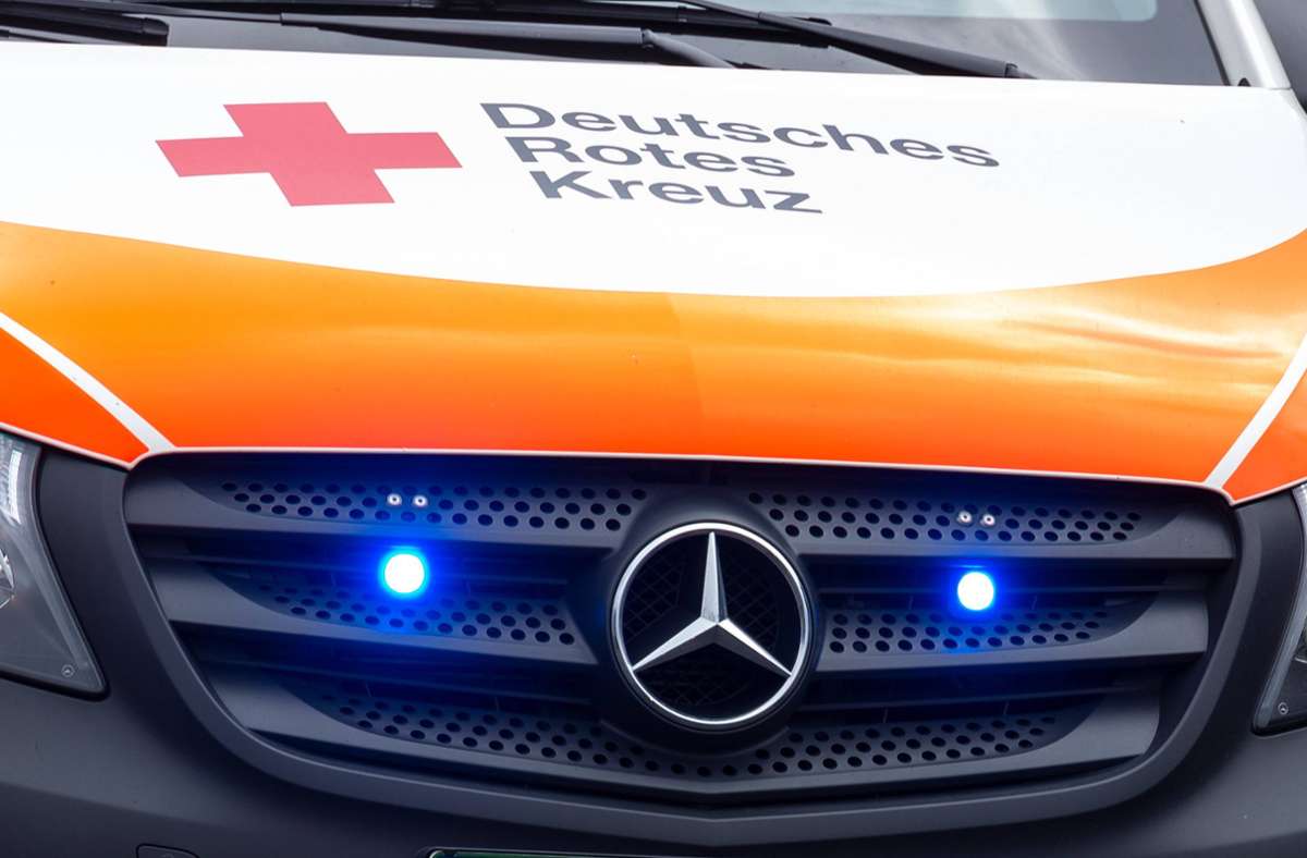 Arbeitsunfall in Leinfelden- Echterdingen: 50-Jähriger durch Lichtmast verletzt