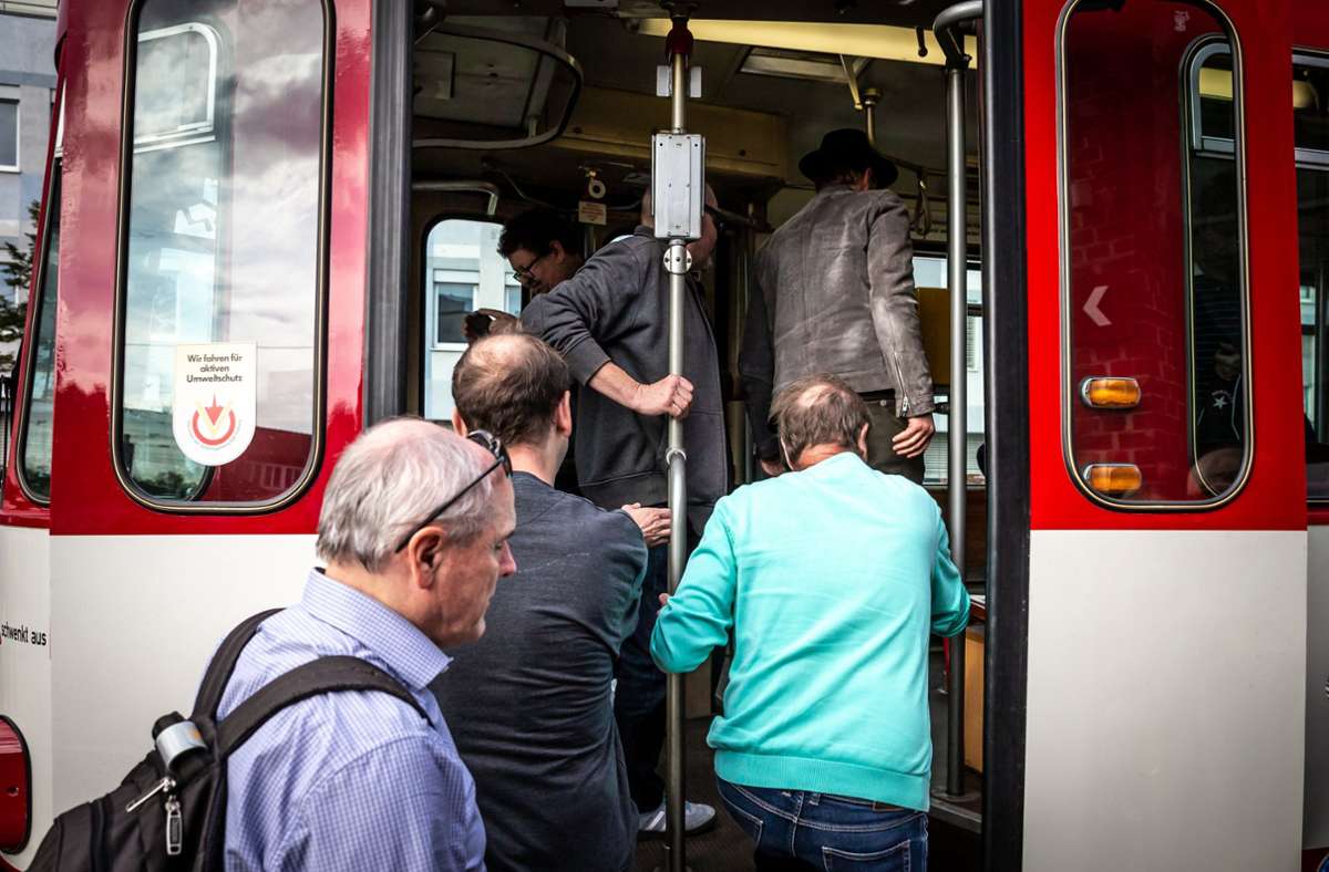Nahverkehr in Baden-Württemberg: Corona stürzt Bus und Bahn in eine Krise