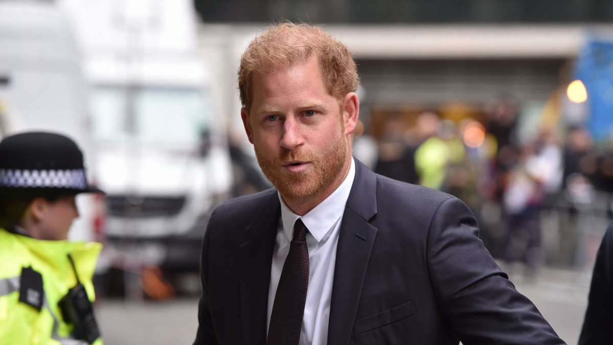 Krebserkrankung von König Charles: Prinz Harry in Großbritannien angekommen