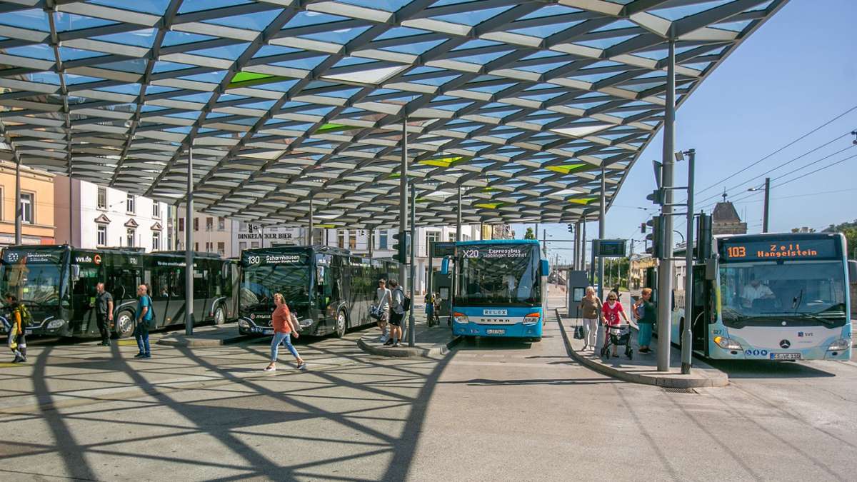Bus- und Bahnfahren im  VVS: Ruf nach einem regionalweit einheitlichen Sozialticket