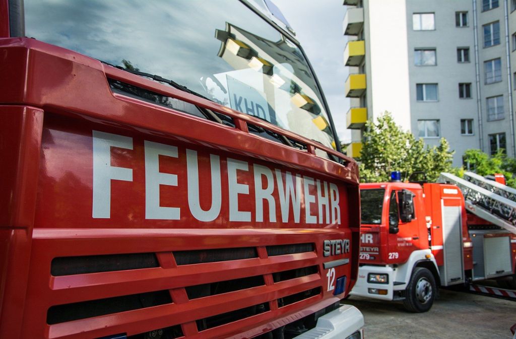 Esslingen: Brand auf Speditionsgelände