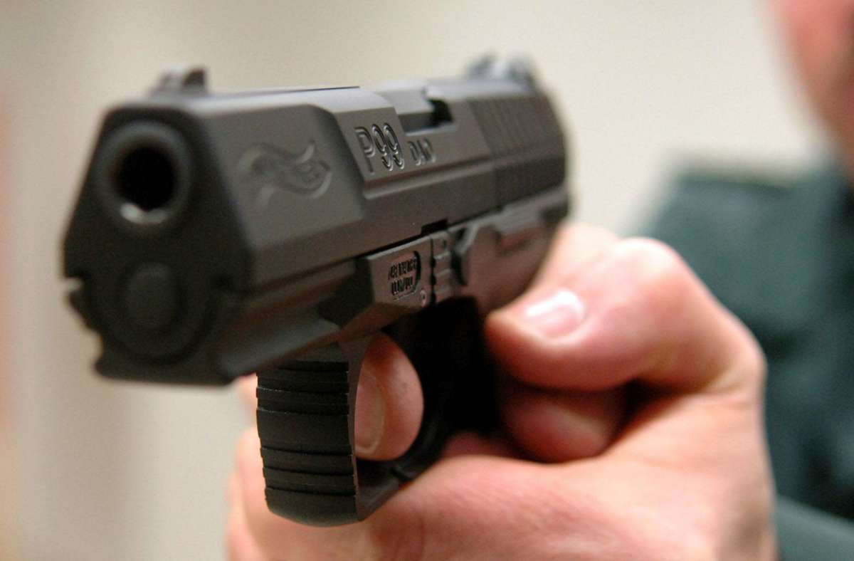 Weil am Rhein: Männer mit Spielzeugpistolen lösen Großeinsatz der  Polizei aus
