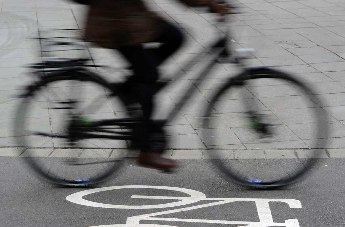Verkehrsunfall in Kirchheim/Teck: Fahrradfahrerin stößt mit Autotür zusammen