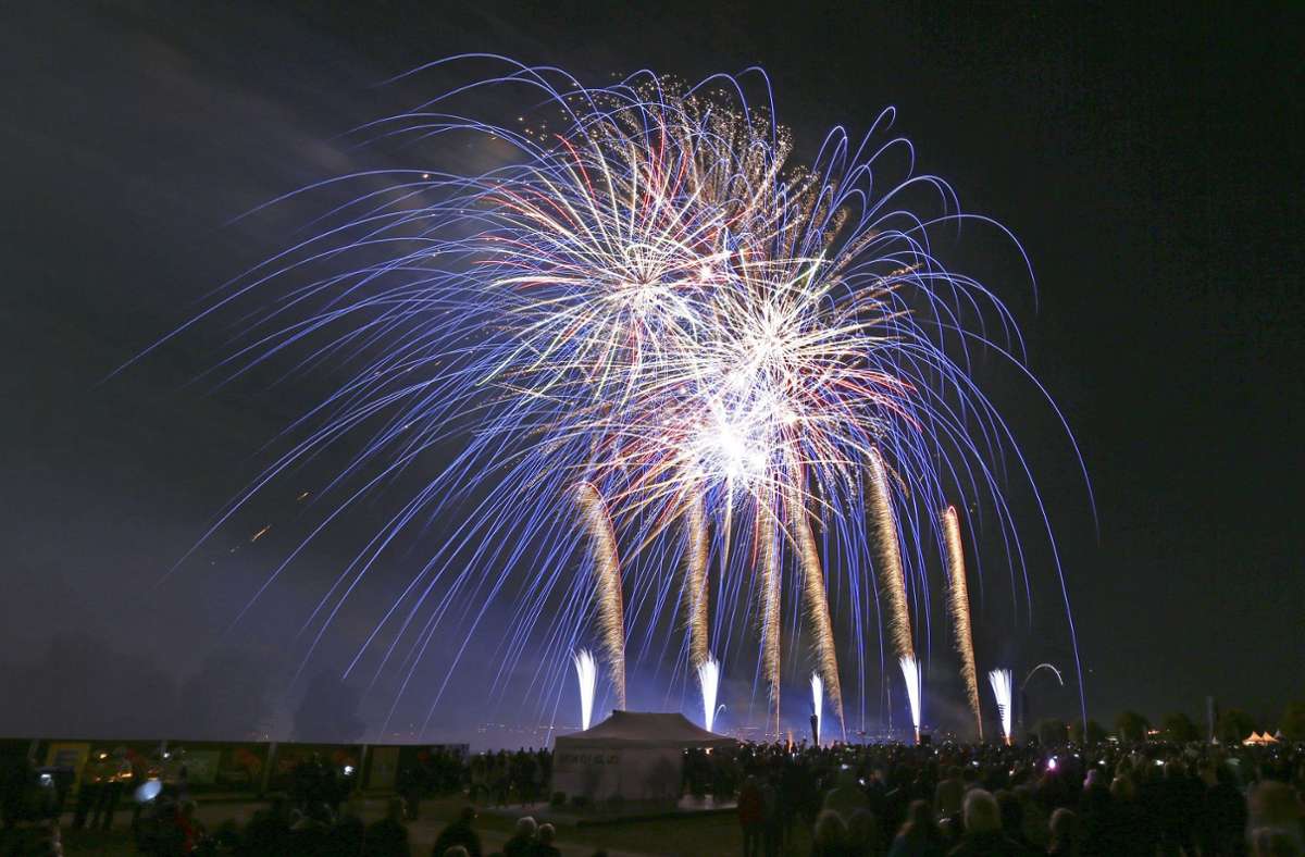 Nach zwei Jahren Zwangspause wegen der Pandemie findet das internationale Feuerwerksfestival im Scharnhauser Park wieder ohne Beschränkungen statt. Foto:  Roberto Bulgrin Foto:  