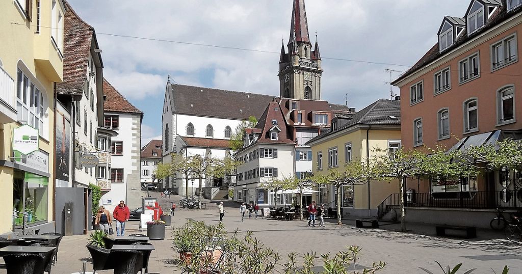 Fußgängerzone in Radolfzell, mit dem spätgotischen Münster Unserer Lieben Frau. Foto: Panitz