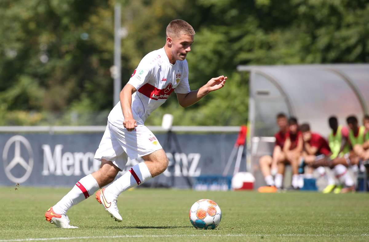 VfB-U17-Stürmer Mike Huras erzielte im Länderspiel gegen England drei Treffer für seine polnische Auswahl.