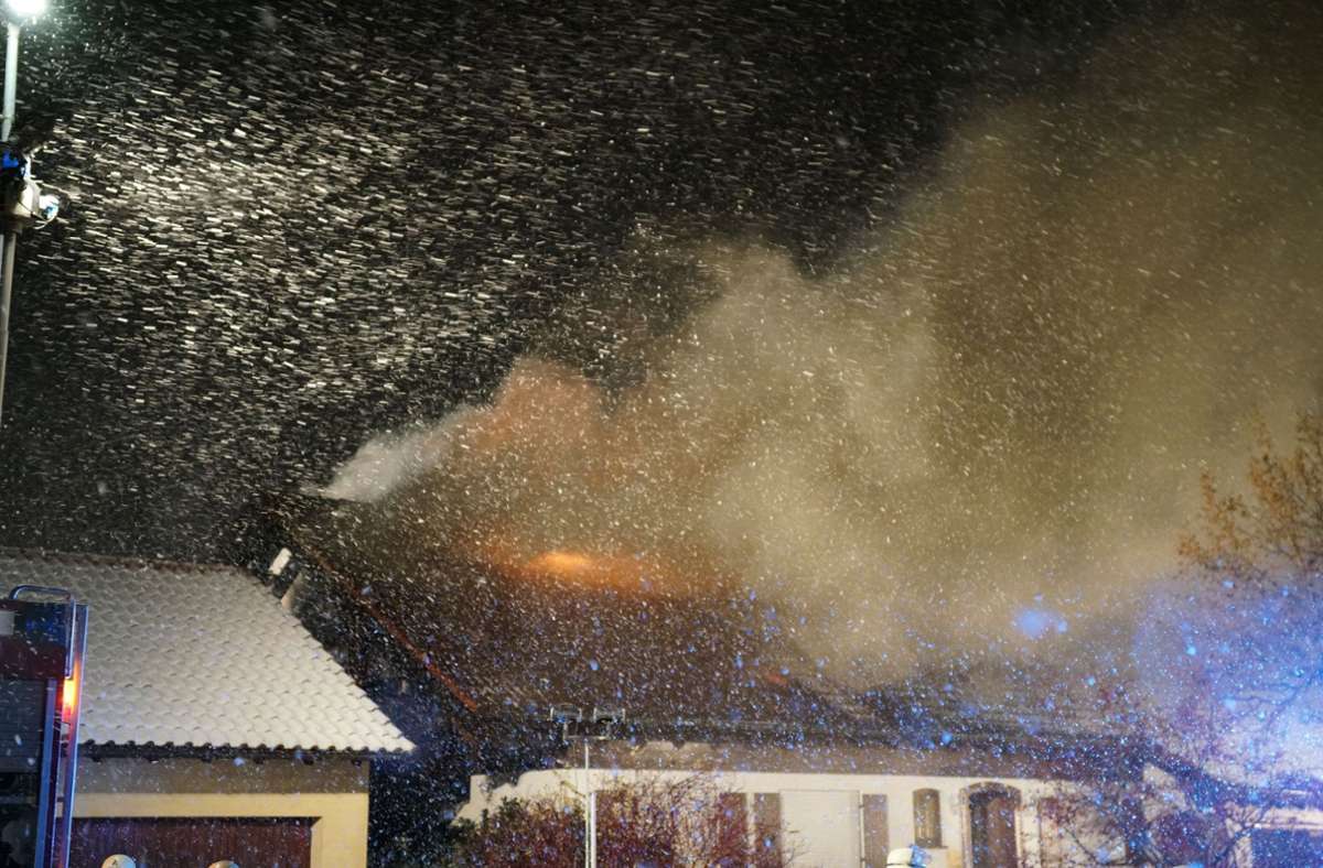 Als die Feuerwehr ankam, kamen die Flammen bereits aus dem Dach.
