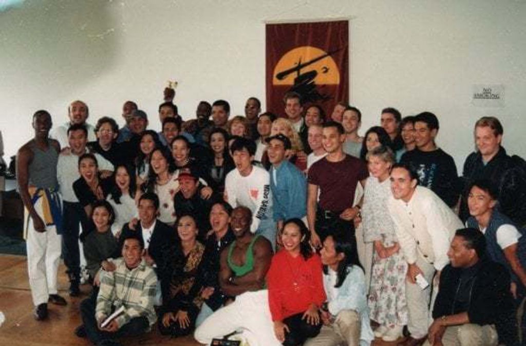 Das Ensemble von „Miss Saigon“ beim ersten Treffen im September 1994.
