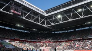 Konzert mit 13.000 Besuchern im   Fußballstadion verschoben