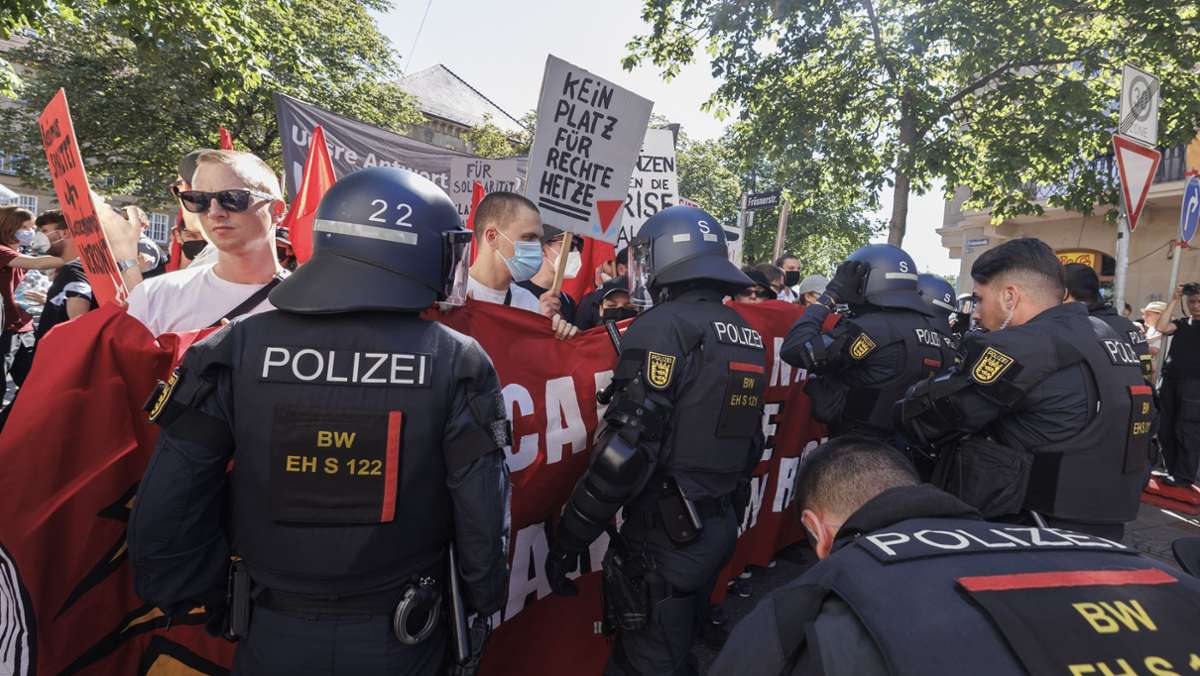 Polizeieinsatz bei Demo gegen Rechts in Stuttgart: Das sagen Polizei und Demonstranten zur Eskalation