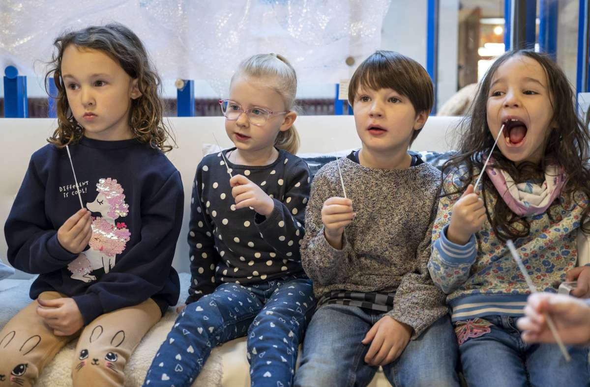 Lollitest bei Stuttgarter Kitakindern: Schlägt  Lollitest bei Kindern später an?