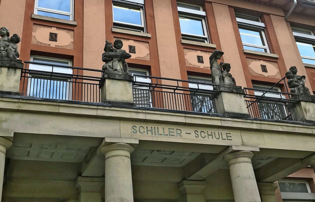 Das Schulgebäude  am Schillerplatz blickt wie die anderen beiden Häuser auf rund 100 Jahre Schulgeschichte zurück.