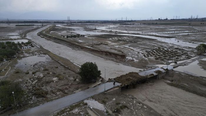Überschwemmungen stürzen Griechenland ins totale Chaos