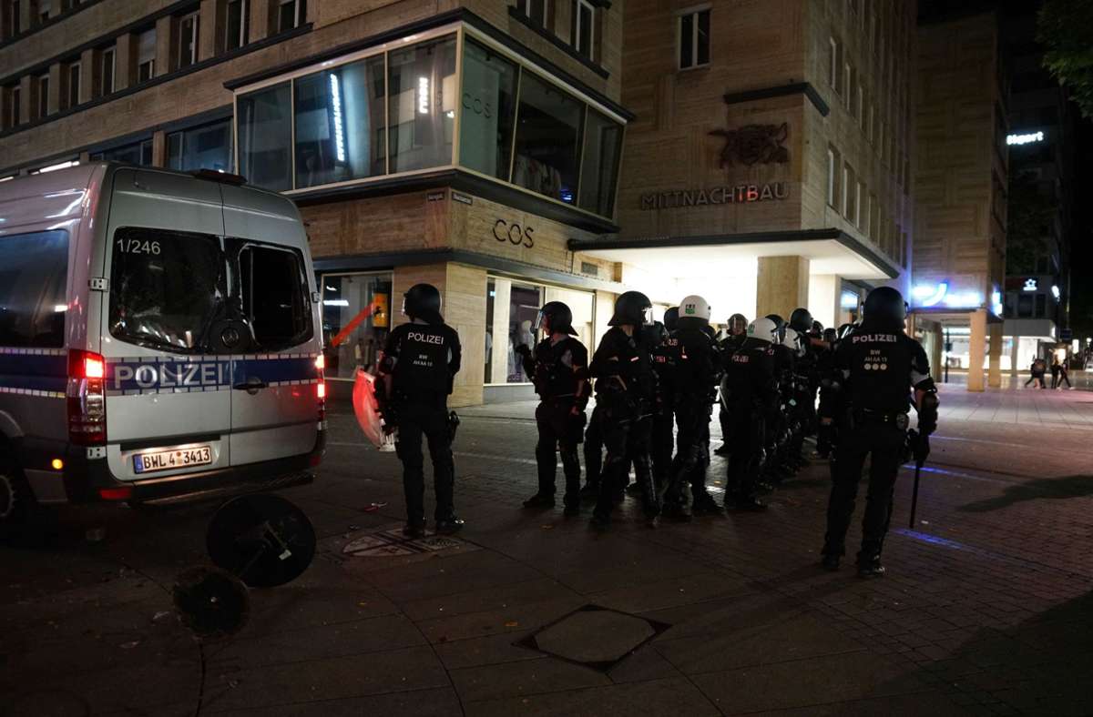 Randalierer in Stuttgart: Gruppen solidarisieren sich gegen die Polizei