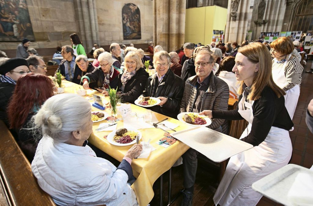 Vesperkirche öffnet zum elften Mal in der Frauenkirche: Esslinger Vesperkirche ist eröffnet