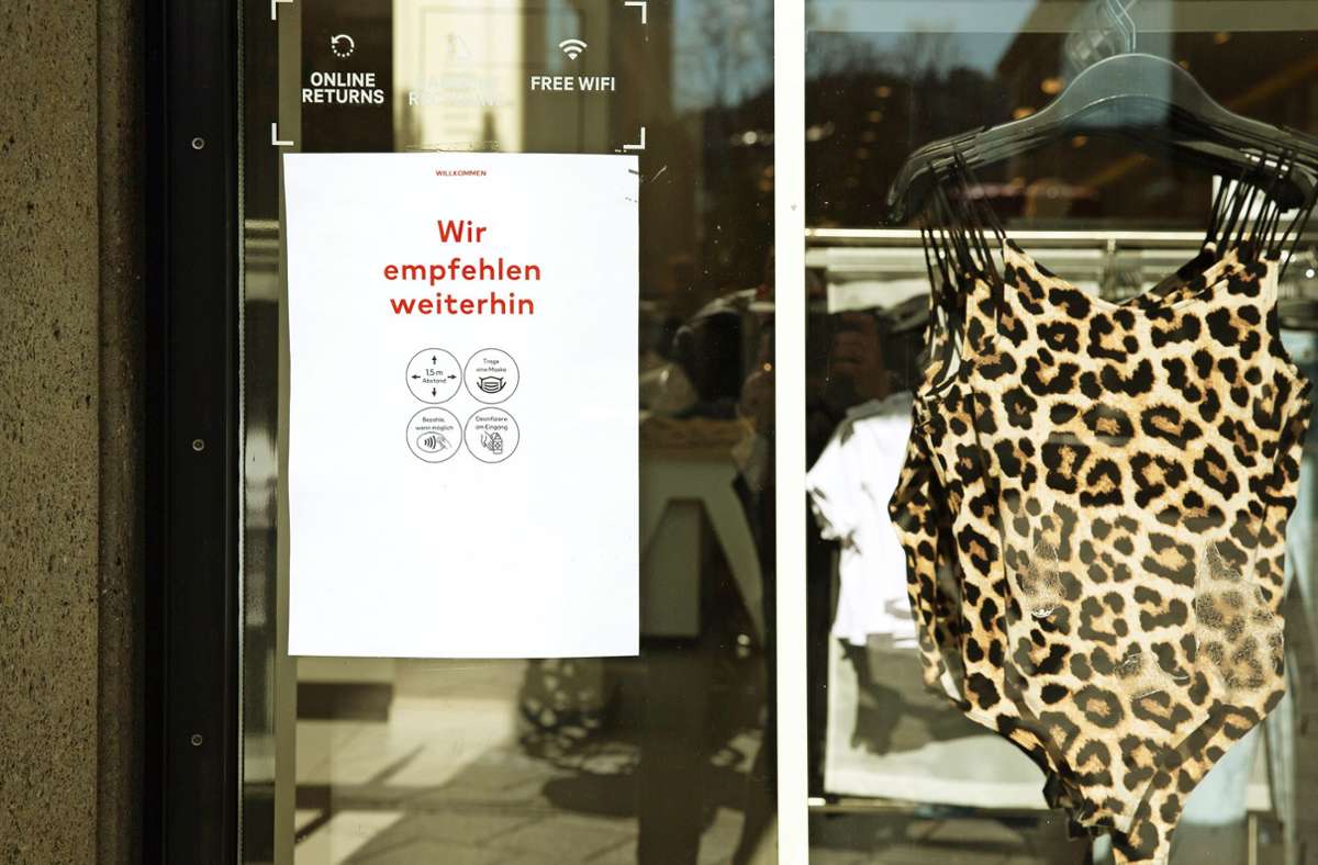 Umfrage  in Stuttgart: Tragen die Stuttgarter beim Einkaufen weiterhin eine Maske?