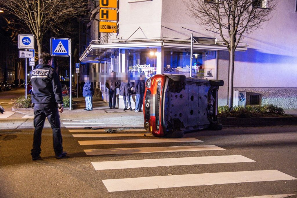08.01.2018 Zwei Verletzte: Schwerer Unfall in Esslingen