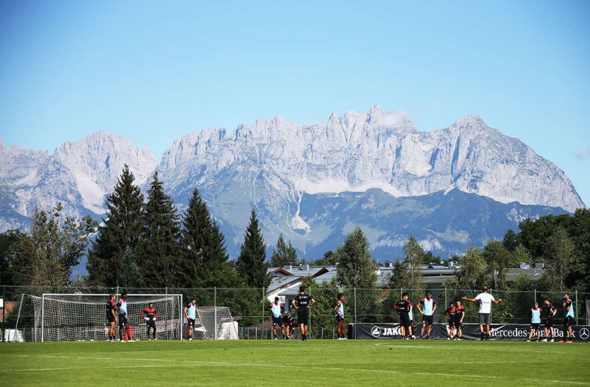 Erneut gastiert der VfB Stuttgart unter dem Wilden Kaiser in Kitzbühel im Trainingslager.