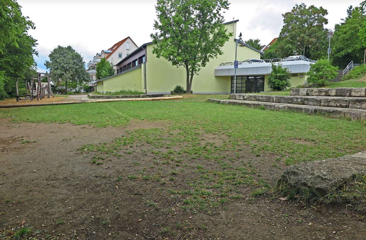 Gemeinde Denkendorf: Statt Rasen kommt ein Minispielfeld