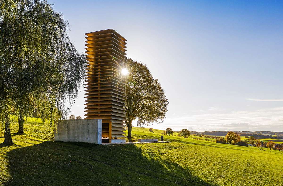 Eine Kapelle wie ein Turm: der Beitrag des Berliner Architekten Volker Staab zum Projekt „Sieben Kapellen“ an einem Hang über Kesselostheim