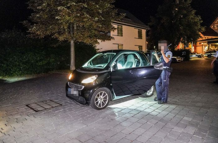 Verfolgungsjagd von Filderstadt bis  Neuhausen: Autofahrer flieht vor der Polizei und springt aus fahrendem Auto