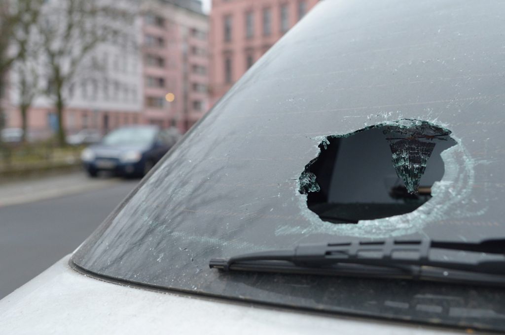 Fahrzeuge beschädigt - hoher Schaden