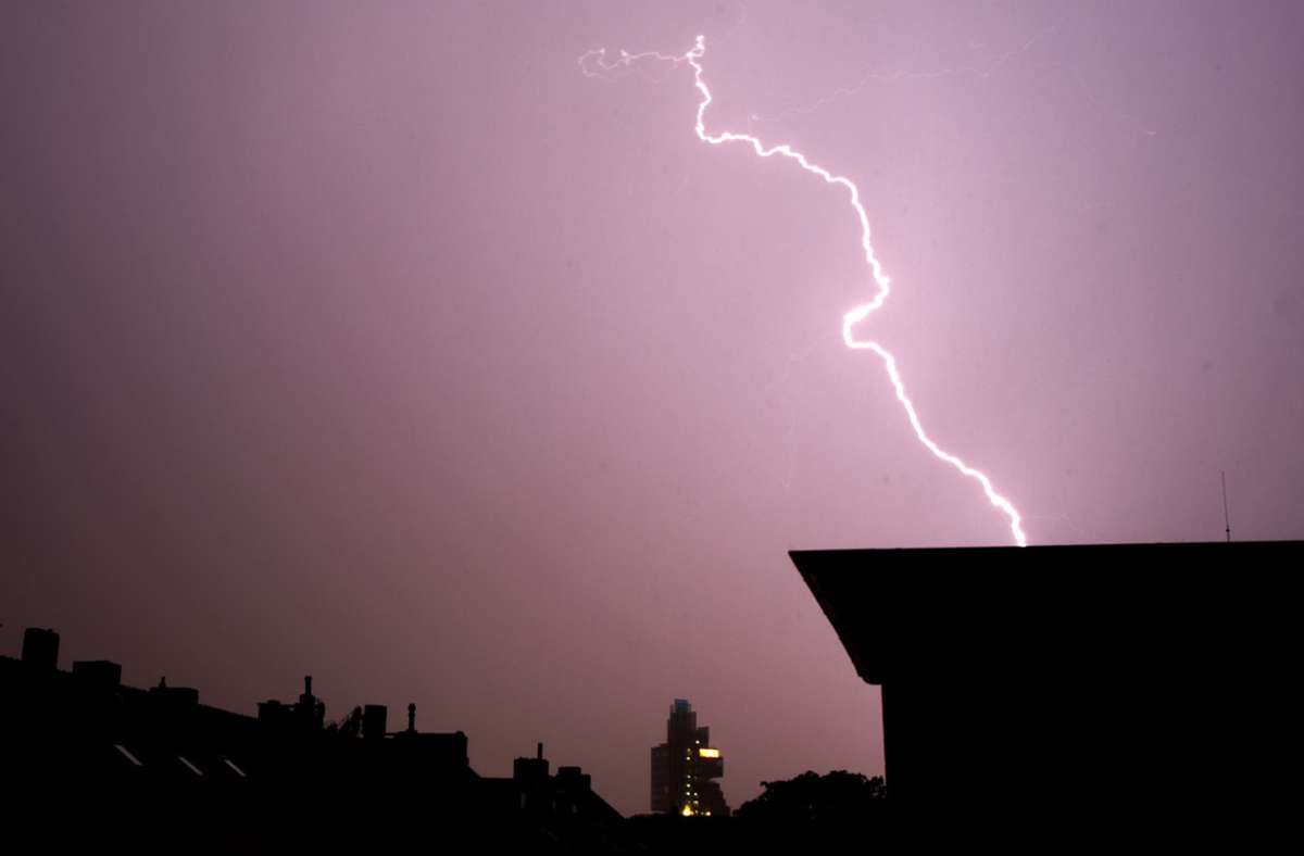 Schweres Gewitter in Nürtingen: Blitz schlägt in Wohngebäude ein