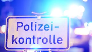 Unbekannter flüchtet in Audi A8 vor Polizeikontrolle