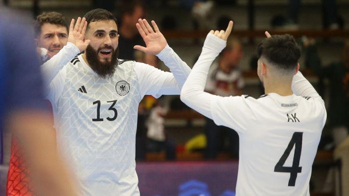 Deutsche Futsaler gewinnen 4:3 und wahren ihre WM-Chance