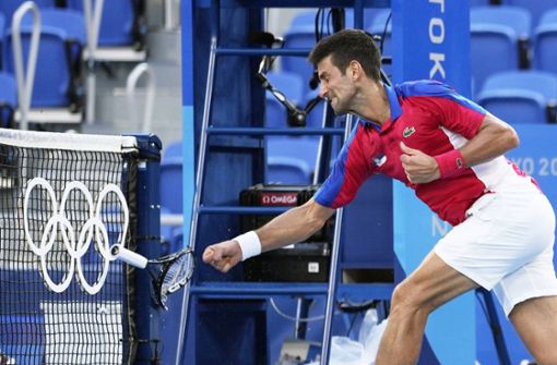 Novak Djokovic ließ seinem Frust bei den Olympischen Spielen in Tokio freien Lauf. In der Bildergalerie sehen Sie die denkwürdigsten Ausraster der Tennis-Geschichte. Foto: imago images/Kyodo News