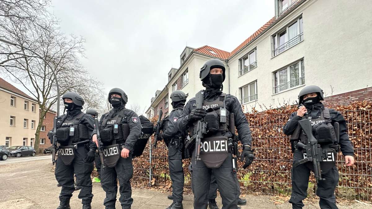 Hamburg: Nach Messerangriff mit zwei Toten - Tatverdächtiger stellt sich
