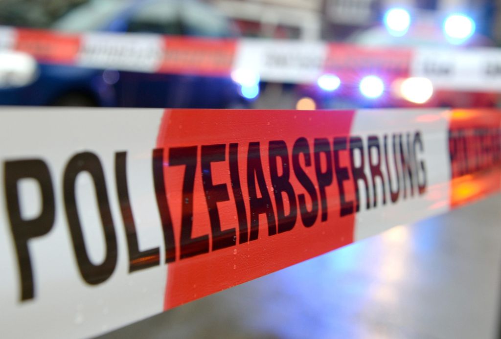 Zwei Männer überfallen Tankstelle in Schorndorf