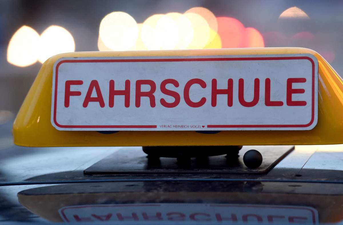 Fahrschulen in Baden-Württemberg: Theorieunterricht trotz Corona wieder in Präsenz erlaubt